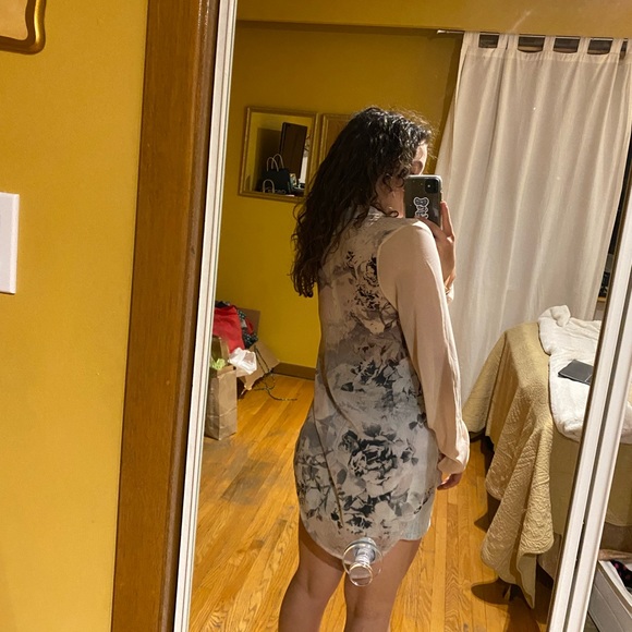 ⭐️SOLD⭐️Sheer Floral Pink Blousse - Picture 5 of 10